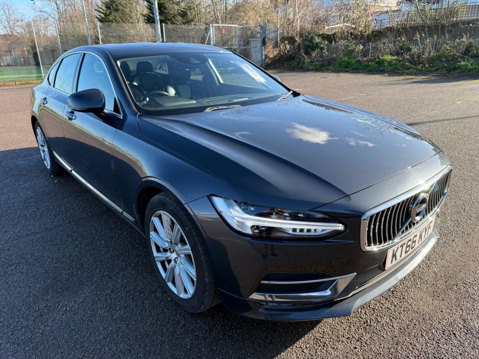 2017 Volvo S90